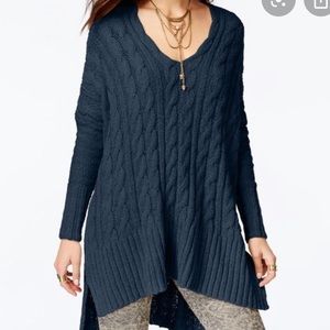 Free People  NWT Easy Cable Knit V Neck Sweater